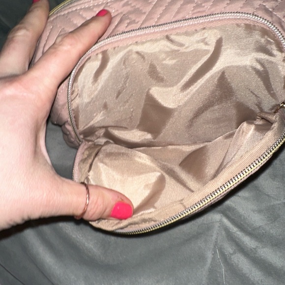 NWOT bagsmart blush pink quilted Quilted Cosmetic Bag gold...